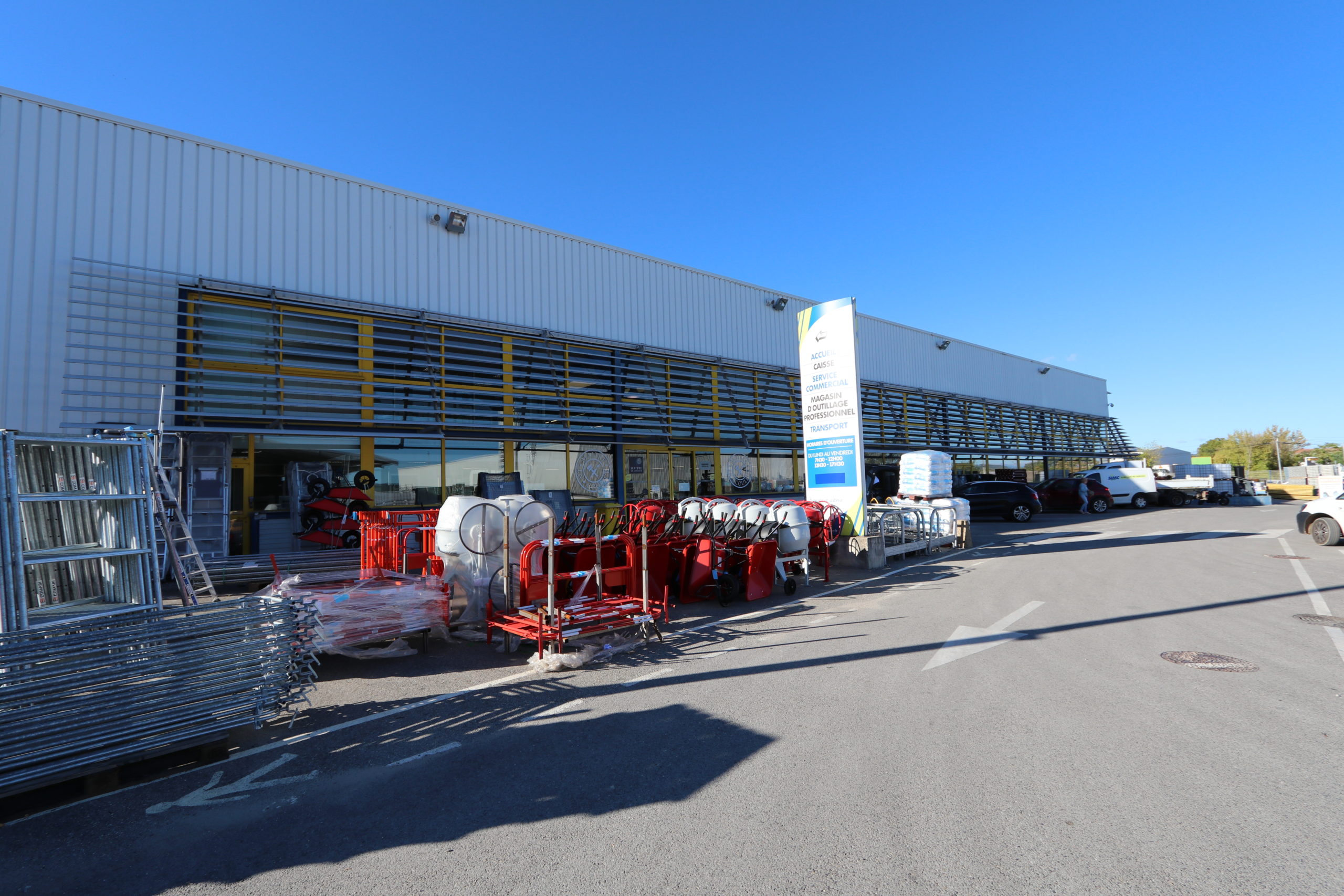 Agence Matériaux SIMC à Manosque - Vue extérieure du magasin