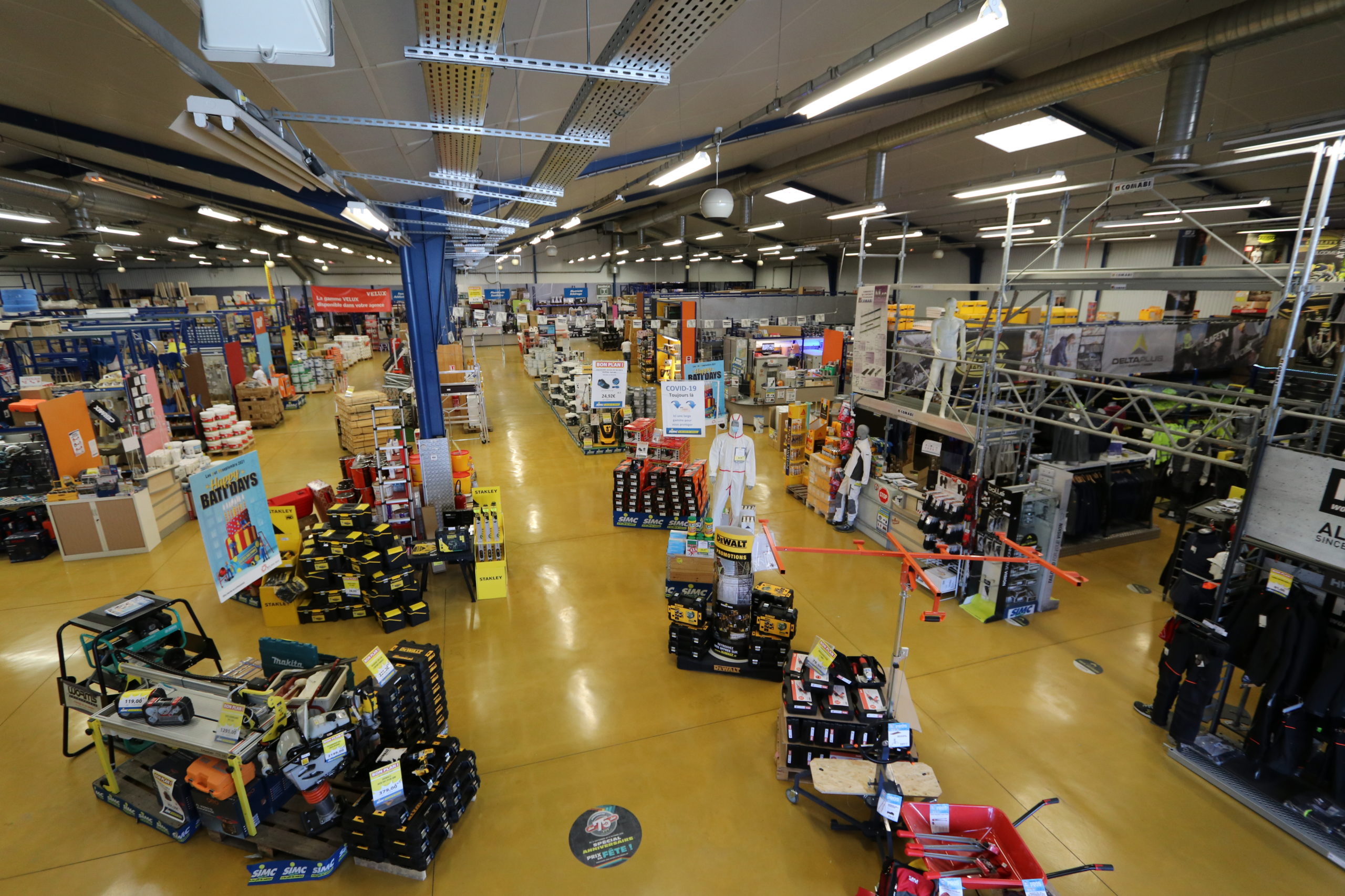 Agence Matériaux SIMC à Manosque - Vue de l'intérieur LS